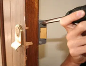 Locksmith Store Portland, OR 503-610-9271 - change-locks-service